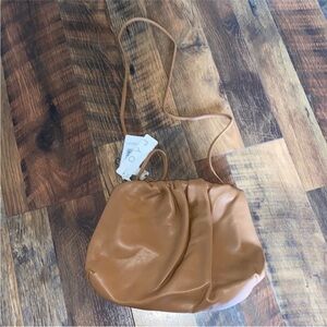 NWT DYJ Elegant Tan Leather Shoulder Bag